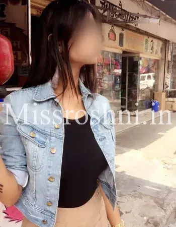 Deeksha 22 year female call girls in noida