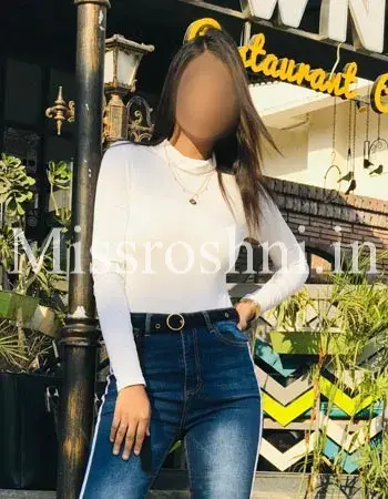 Ranjana 22 year female call girls in noida
